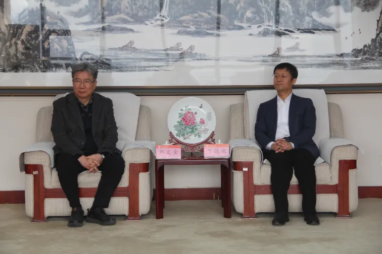 Shandong LANO współpracuje z profesorem KWAK, doktorem Moon Kyu i przedstawicielem Liang Tongho z Uniwersytetu Dongguk w Korei Południowej w celu przeprowadzania wymian i współpracy w dziedzinie kontroli hałasu z Uniwersytetem Shandong Jianzhu